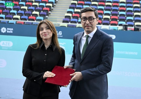 Fərid Qayıbov beynəlxalq yarışlarda fərqlənən idmançılar və məşqçilərlə görüşüb