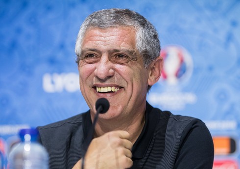 Fernandu Santuş Azərbaycan millisinin 7-ci əcnəbi baş məşqçisi olub