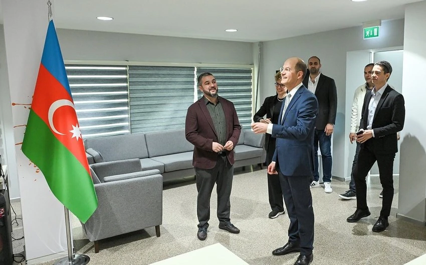 FİBA-nın baş katibi ilə görüş keçirilib