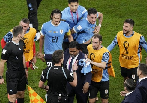FIFA Uruqvay millisinin 4 futbolçusunu cəzalandırıb