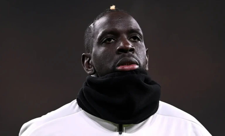 Fransa millisinin sabiq üzvü karyerasını bitirib