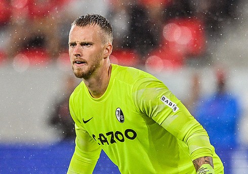 "Frayburq" qapıçısı ilə müqaviləni uzadıb