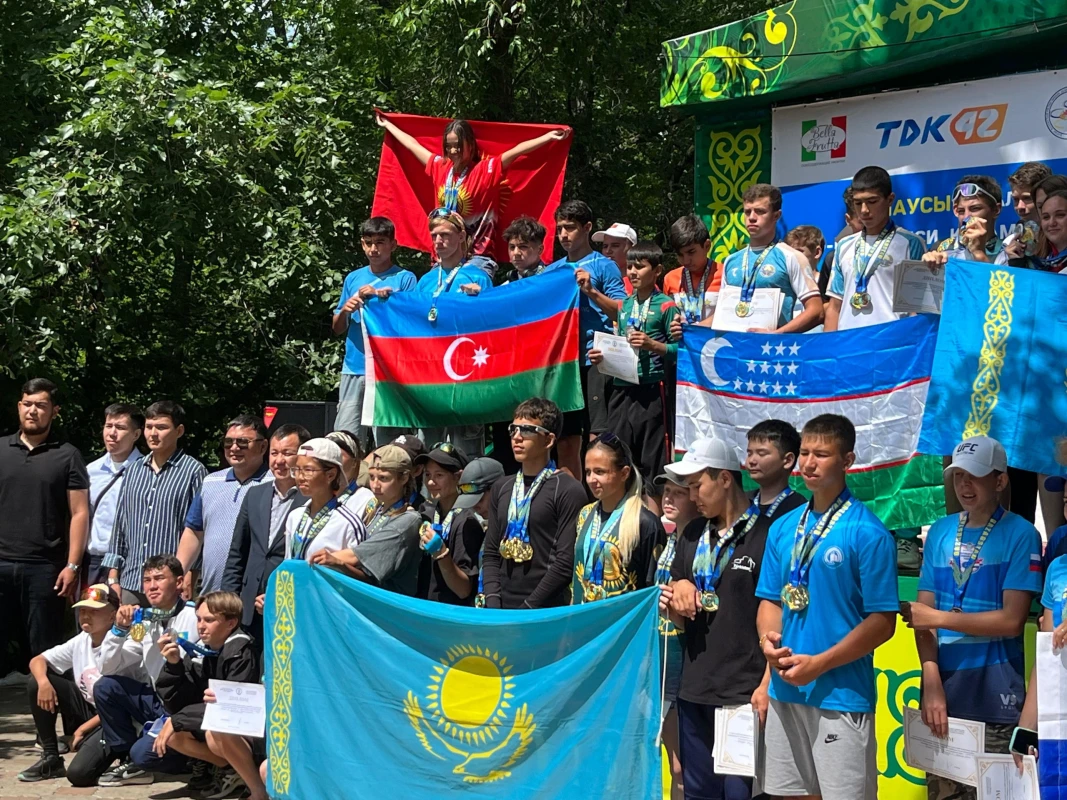 Gənc avarçəkənlərimiz Qazaxıstanda 14 medal qazanıb
