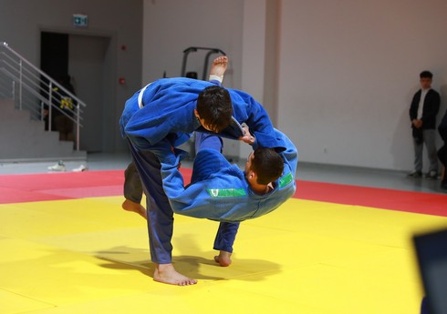 Goranboyda kəmər dərəcələri üzrə rəsmi imtahan keçirilib