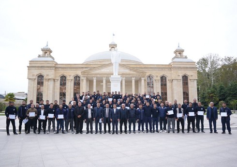 Güləş Federasiyasının məşqçilərin ümumrespublika seminarı davam edir