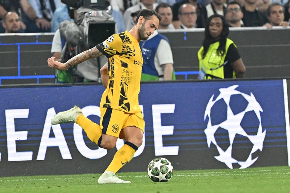 Hakan Çalhanoğlu zədələnib