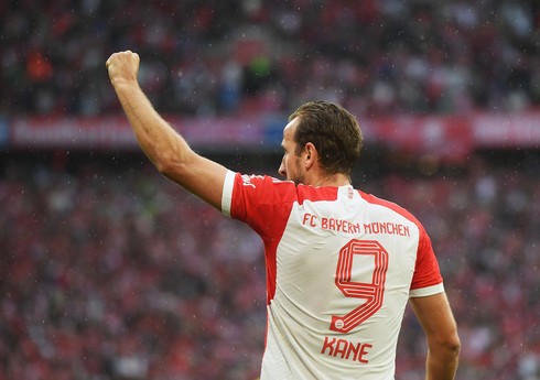 Harri Keyn Levandovskinin Bundesliqadakı rekordunu təkrarlayıb