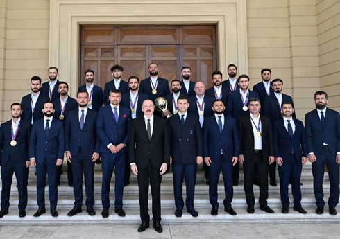 İlham Əliyev minifutbol üzrə dünya çempionatının qalibi olan Azərbaycan milli komandasının üzvlərini qəbul edib