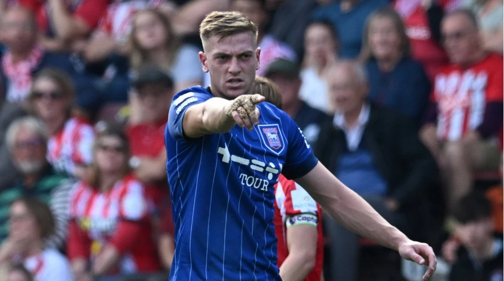 İngiltərəli forvard “Çelsi” yolunda