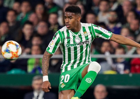 İspaniya klubu dominikanlı müdafiəçi ilə müqavilə bağlayıb