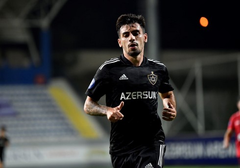 İspaniyalı futbolçu “Qarabağ”la vidalaşıb: “Mənim üçün ən yaxşı dövr deyildi”
