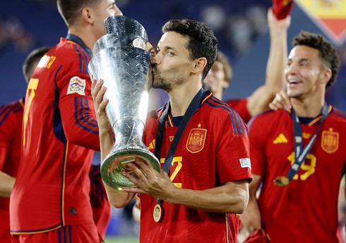 İspaniyalı veteran futbolçu tarixə düşüb