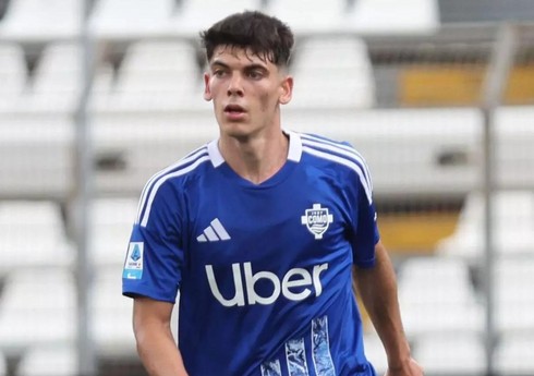 İtaliya klubu "Barselona"nın futbolçusunu tam transfer edib