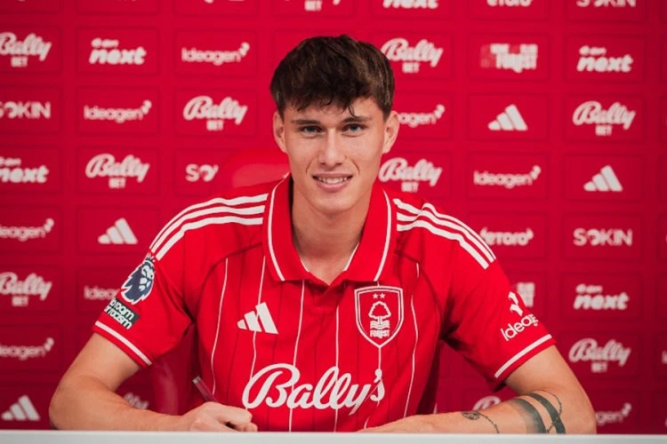 İtaliya millisinin üzvü Premyer Liqa klubunda - RƏSMİ