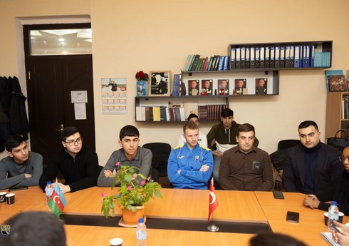 "Kəpəz"in futbolçuları Azərbaycan Dövlət Aqrar Universitetinin tələbələri ilə görüşüblər