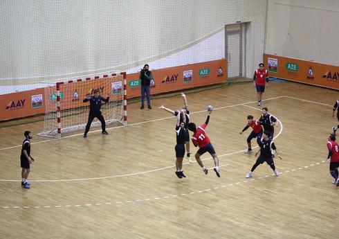 Kişi həndbolçulardan ibarət Azərbaycan çempionatında iki turun oyunları keçirilib