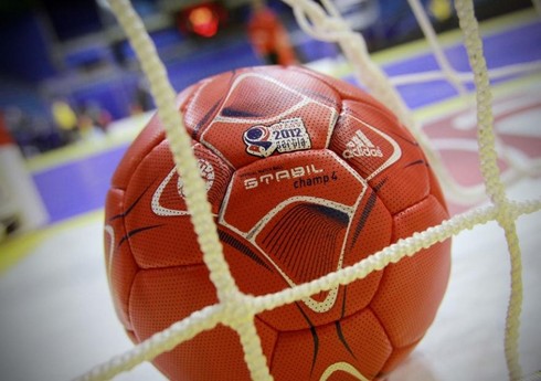 Kişi həndbolçuların Azərbaycan çempionatında daha bir oyun keçirilib