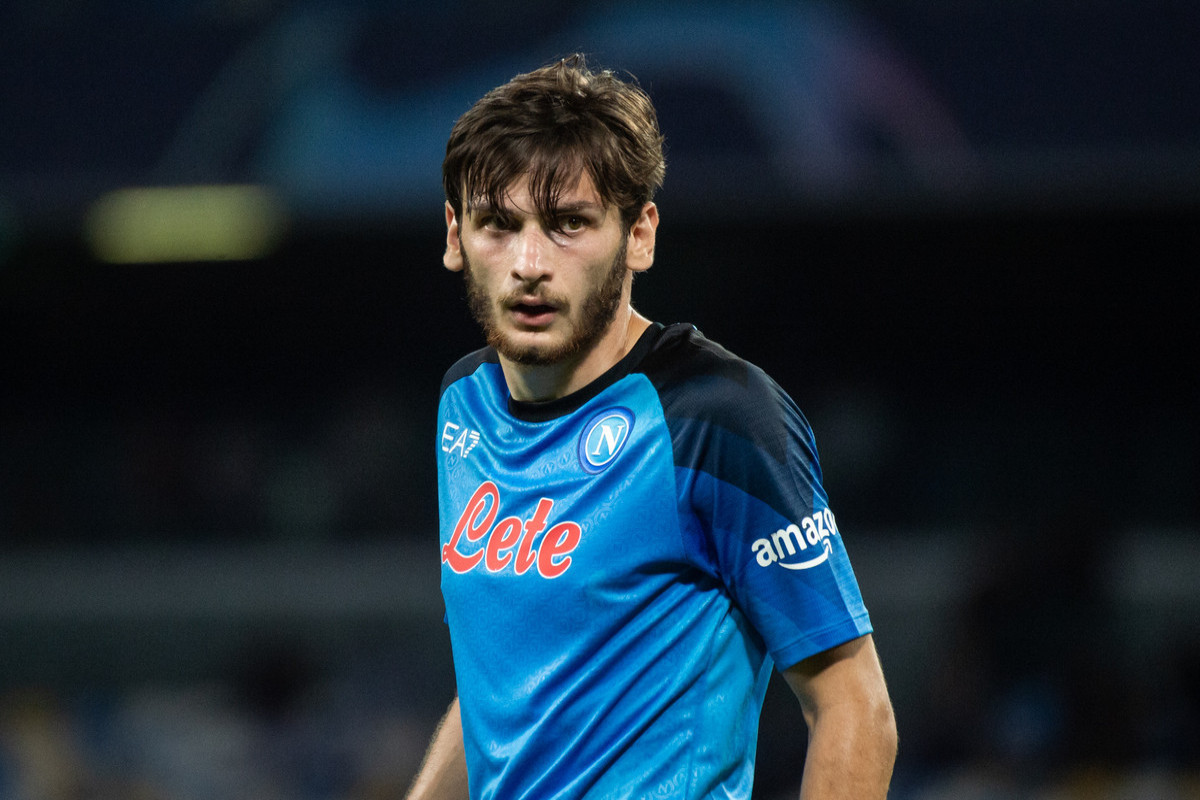 Kvaratsxeliya İtaliya çempionatının ən yaxşı futbolçusu seçilib