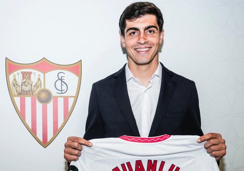 La Liqa təmsilçisi futbolçusu ilə müqavilə müddətini uzadıb