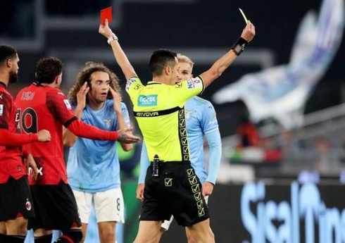 “Latsio” 12 ildən sonra 3 qırmızı vərəqə alan ilk İtaliya klubu olub