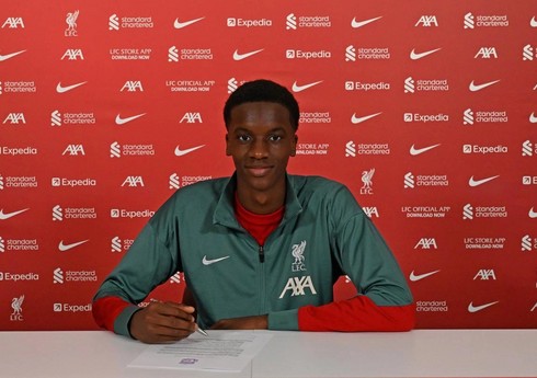 "Liverpul" 17 yaşlı futbolçu ilə müqavilə imzalayıb