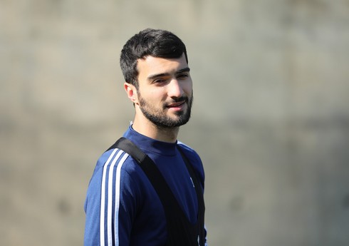 Mahir Emreli Almaniya klubunda 10 nömrəli formanı geyinəcək