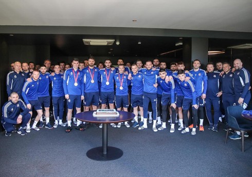 Mahir Emreli “Dinamo” ilə təlim-məşq toplanışına yollanıb