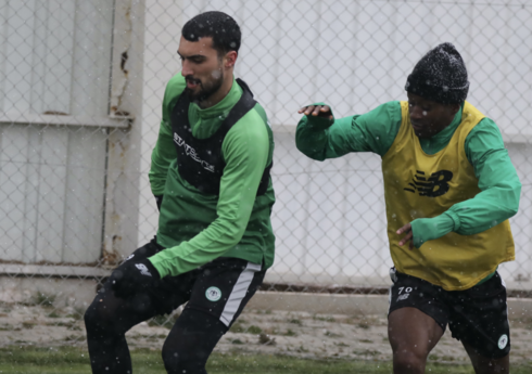 Mahir Emreli "Konyaspor"da komanda ilə məşqlərə başlayıb