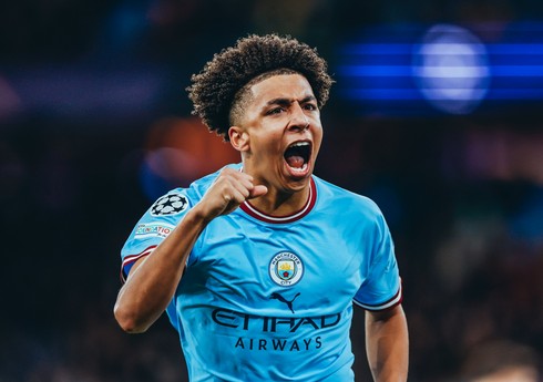 "Mançester Siti"nin futbolçusu 17 ildən sonra Benzemanın rekordunu qırıb