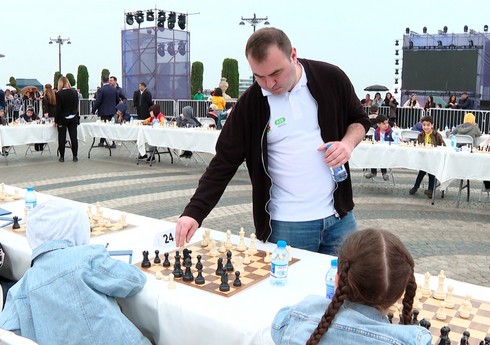 Məşhur şahmatçılar Heydər Əliyevin 100 illiyinə həsr olunan seansda iştirak ediblər