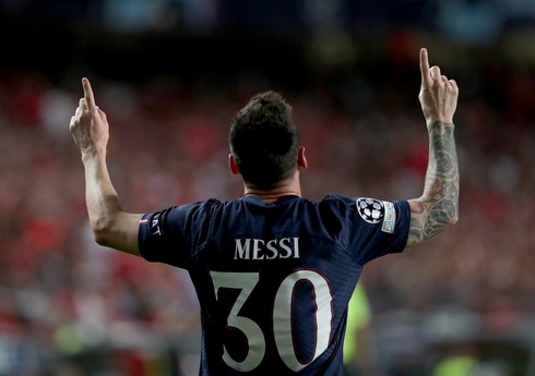 Messi PSJ-də daha bir mövsüm keçirəcək