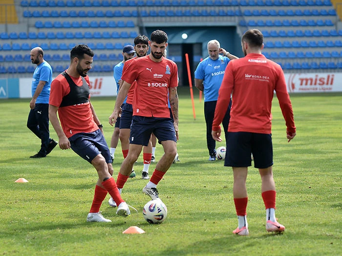 Millimizin Ukrayna ilə oyunöncəsi açıq məşqi - FOTO