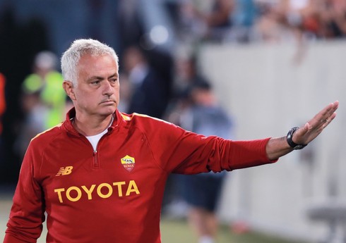 Mourinyo "Roma" ilə müqaviləni uzatmaq qərarına gəlib