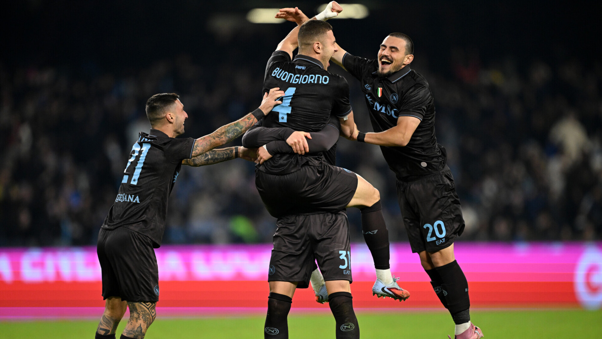 “Napoli” İtaliya Kubokunda 1/4 finala vəsiqə qazanıb