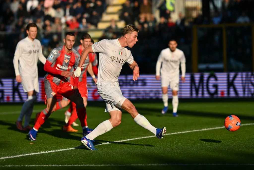 “Napoli”dən inamlı qələbə