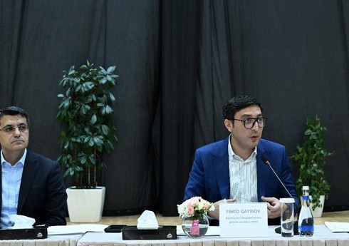 Nazir beynəlxalq yarışlarda uğur qazanan idmançılarla görüşüb