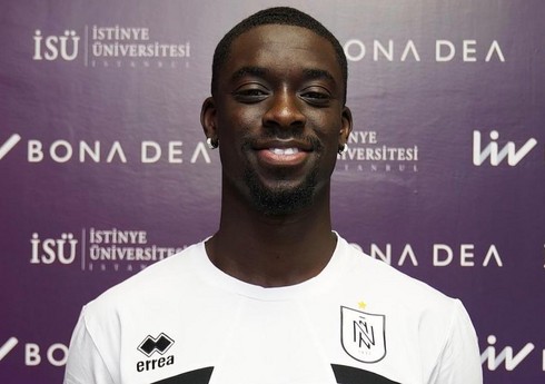 “Neftçi” Seneqal əsilli ingiltərəli hücumçunu transfer edib