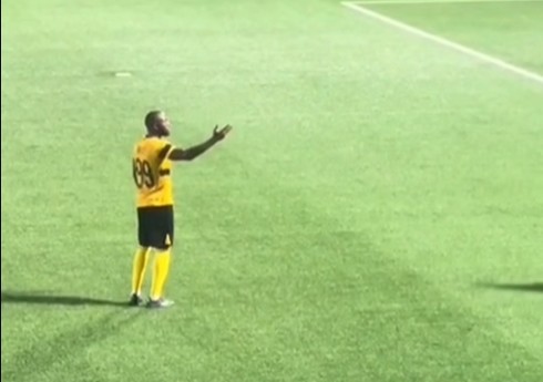 "Neftçi"də görüş keçirilib, futbolçu azarkeşlərdən üzr istəyib