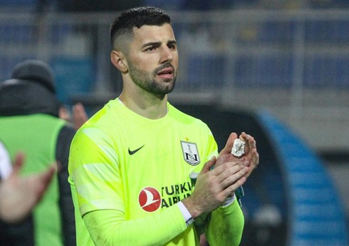 "Neftçi"nin qapıçısı: "Mənə hətta V liqa klublarından da təklif var idi"