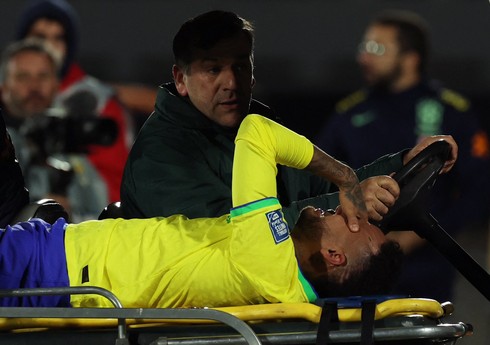 Neymar millinin oyununda zədələnib
