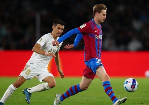 Niderland millisinin futbolçusu "Barselona"da qalmağa qərar verib