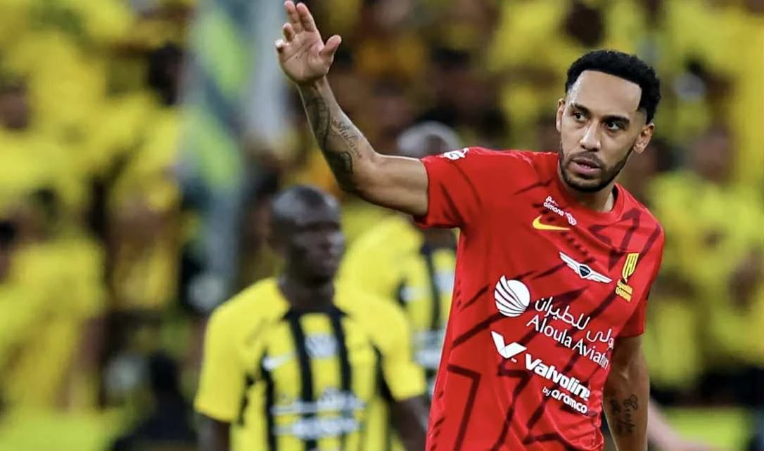 Obameyanq Fransaya qayıdır