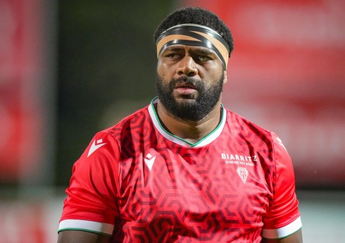 Olimpiya çempionu komanda yoldaşını dişlədiyi üçün heyətdən kənarlaşdırılıb