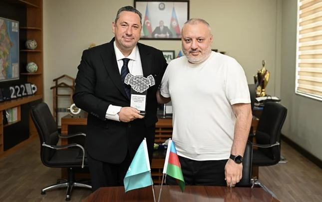 PFL-dən “CBC Sport”un direktoruna xüsusi hədiyyə