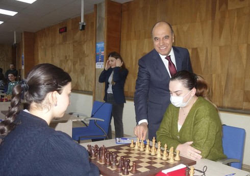 Qadın şahmatçılardan ibarət Azərbaycan millisi ikinci turda Gürcüstana uduzub