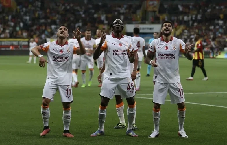 “Qalatasaray” səfərdə “Kayserispor”u darmadağın edib