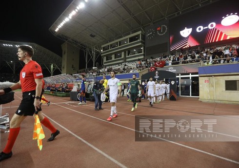 "Qarabağ" - "Olimpiakos" oyununda ikinci hissə başlayıb