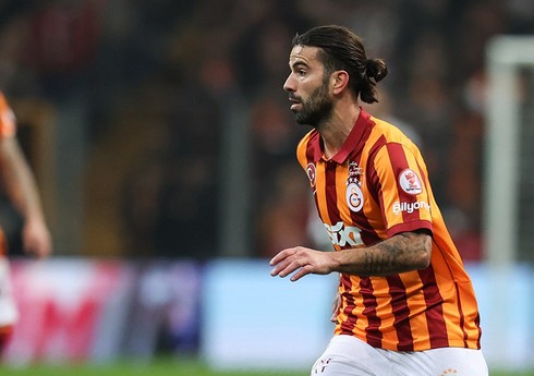 "Qarabağ"ın rəqibi daha bir məşhur futbolçunu transfer edir
