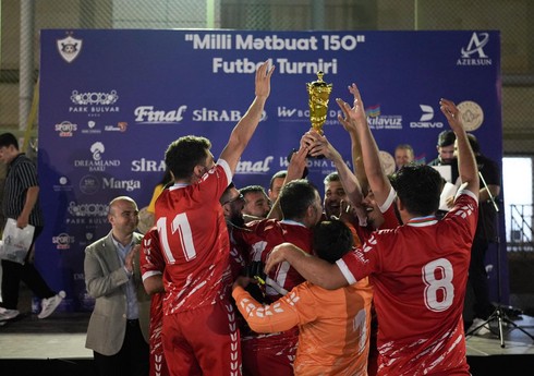“Qarabağ”ın təşkilatçılığı ilə Milli Mətbuatın 150 illiyinə həsr olunan mini futbol turniri keçirilib
