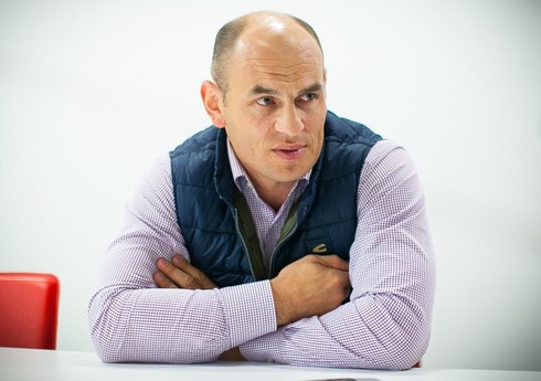 “Qəbələ”nin prezidenti: “Oyunların süni meydançada keçirilməsi Premyer Liqanın imicinə mənfi təsir göstərir” - MÜSAHİBƏ